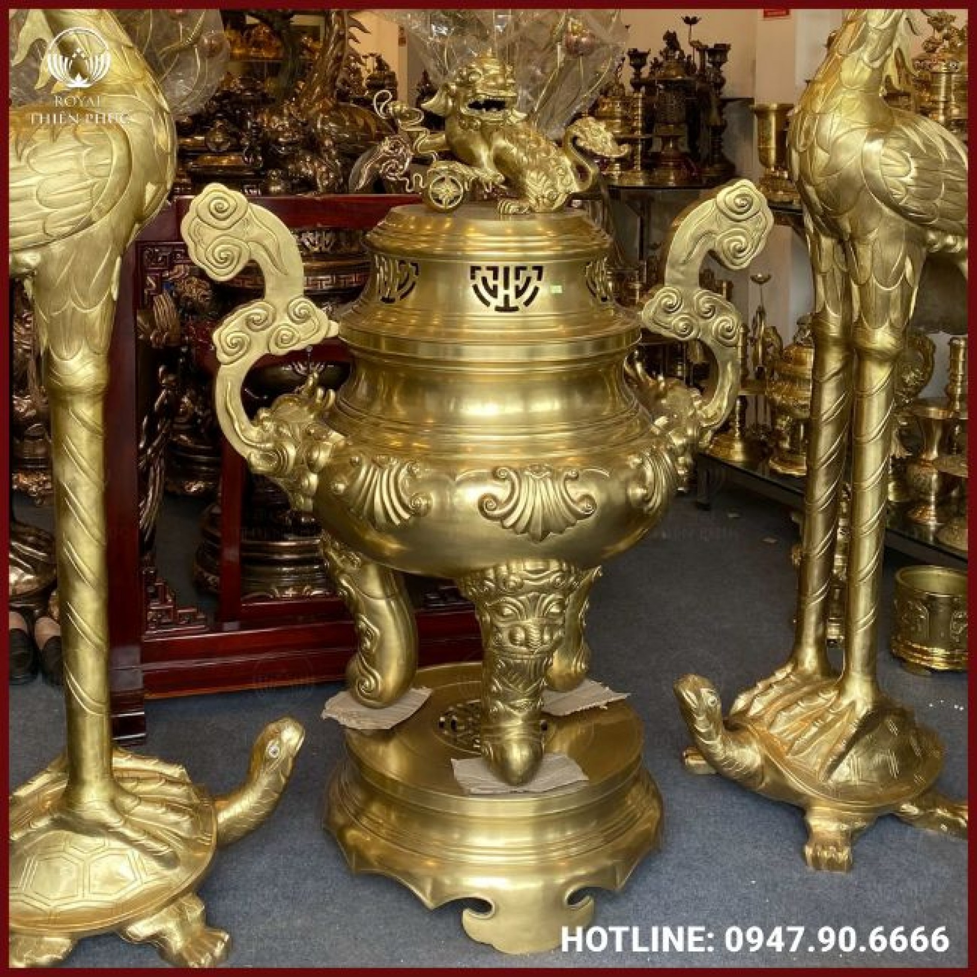 Đỉnh đồng vàng mộc chạm hoa sòi